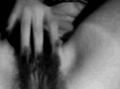 Nice body girl fingering her pussy on webcam on girlfriendsporn.net