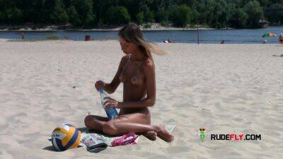 Voyeur catches multiple young nudist babes on a hidden camera on girlfriendsporn.net