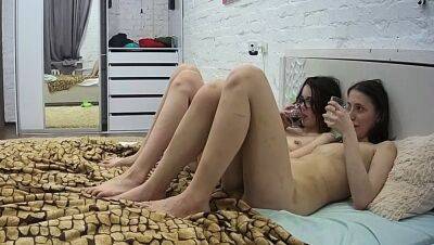 Amateur threesome on hidden cam on girlfriendsporn.net
