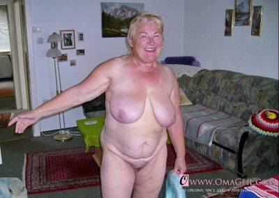OMAGEIL Old Amateur Granny Pictures Collected Everywhere - Mature on girlfriendsporn.net