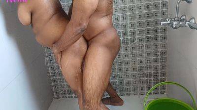 Indian Couple In Bathroom Early - Morning Sex - India on girlfriendsporn.net