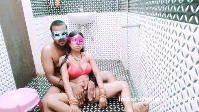 Married Indian Couple On Vacation Having Sex While Taking Shower In Desi Oyo Hotel - Hindi Audio - India on girlfriendsporn.net