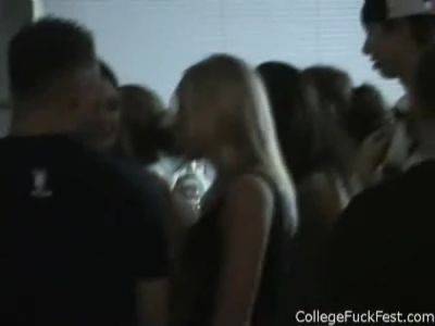 Kissing coed teens get busy in amateur party on girlfriendsporn.net