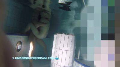 Hot Couple Has Underwater Sex In A Corner on girlfriendsporn.net