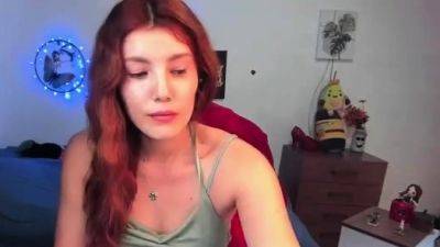 Amateur webcam girl masturbate big dildo on girlfriendsporn.net